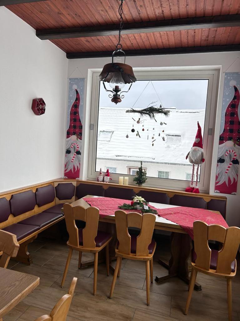 Ferienhaus Astenblick - Ideal Fuer Weihnachtsfeiern Und Familienfeiern Bietet Schlafplaetze Fuer Bis Zu 35 Personen Villa Винтерберг Екстериор снимка